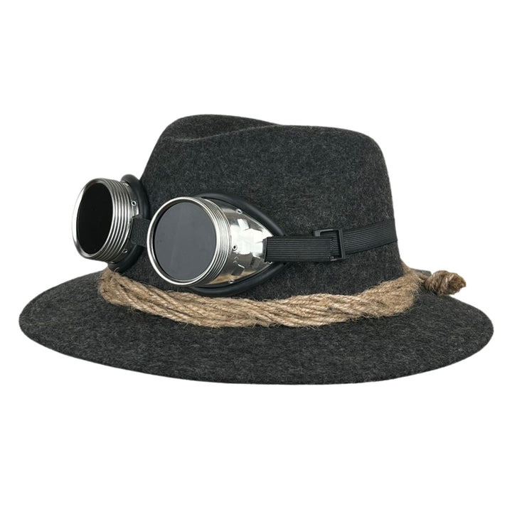 GLETSCHERHUT MIT BRILLE 55