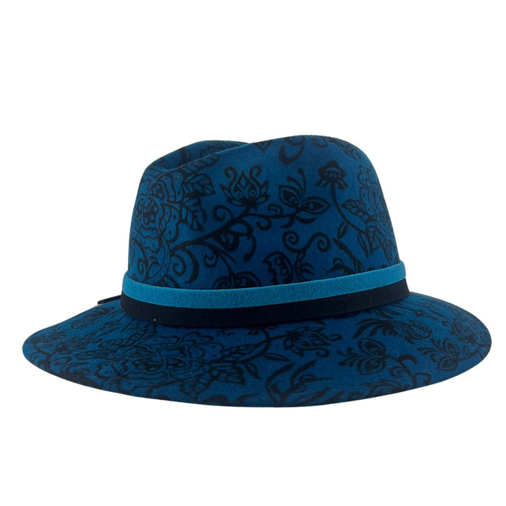 Fedora Adonis Flower Bedacht