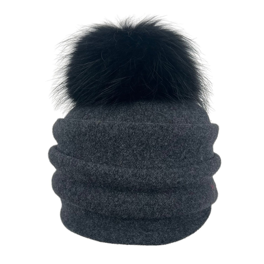 Bobby Pompon mit Echtfell